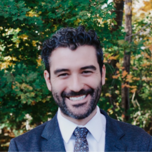 Anthony Medeiros Headshot